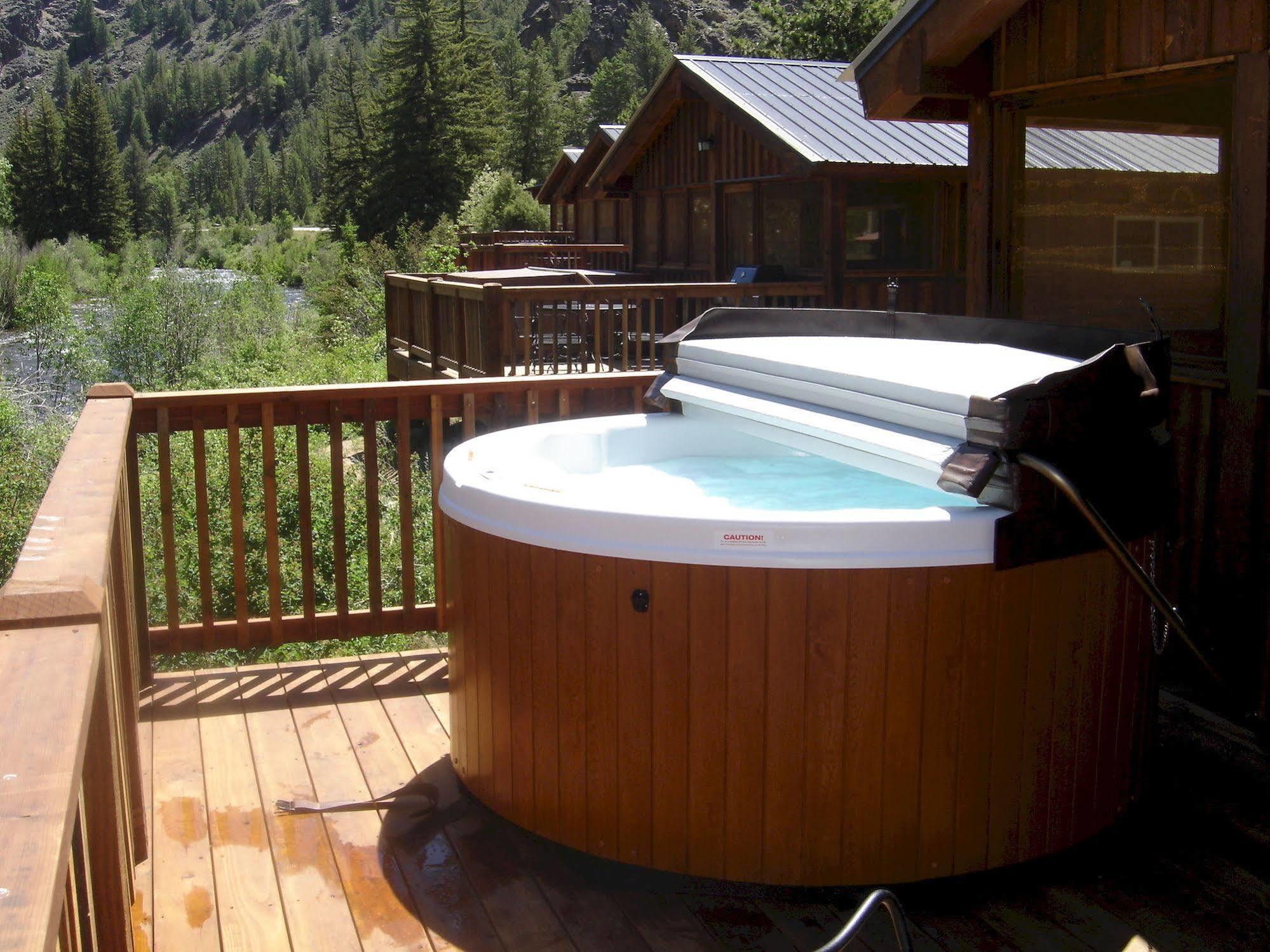 Three Rivers Resort Almont 外观 照片
